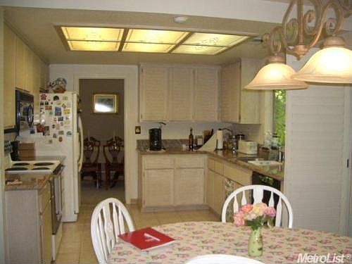 3rd image of 1040 Menay Dr