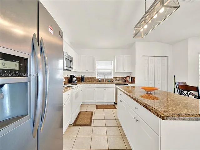 12046 SW 133rd Ter — Photo 5
