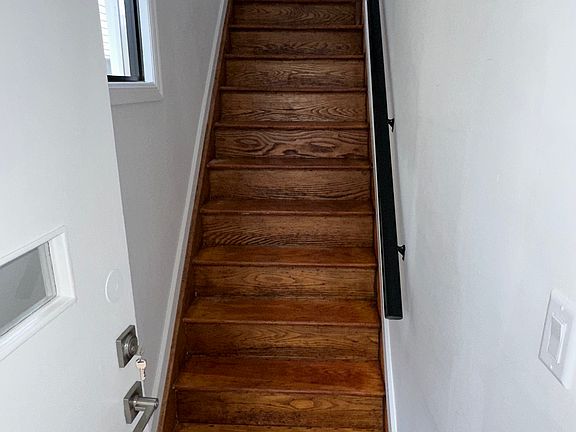 5th image of 151 Livermore Ave Floor 2