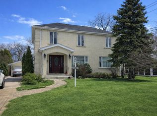 6815 N Kolmar Ave, Lincolnwood, IL