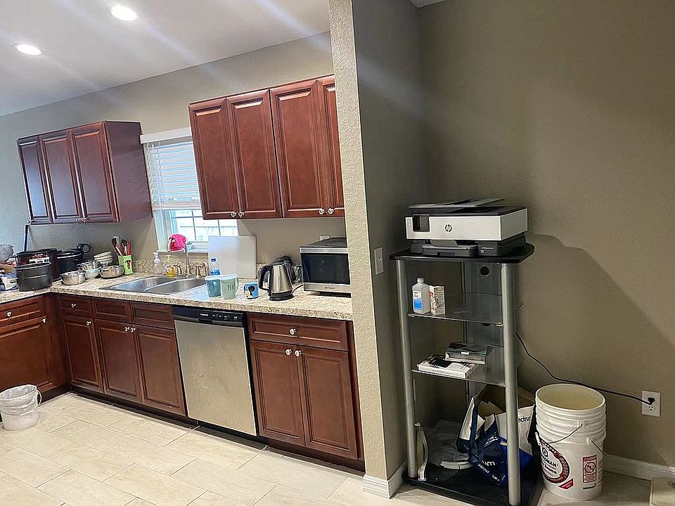 2nd image of 315 Walnut St