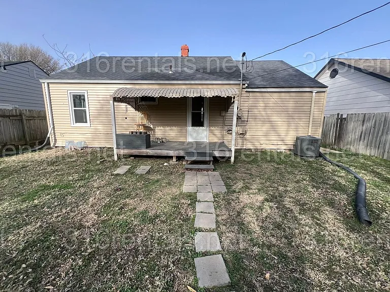 806 S Beverly Dr — Photo 4