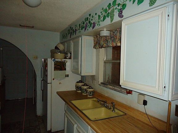 4th image of 2226 W Arbor St