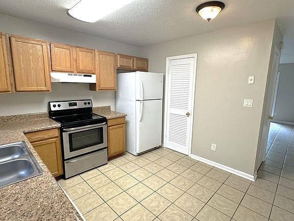 5th image of 1811 Hartsfield Rd #A