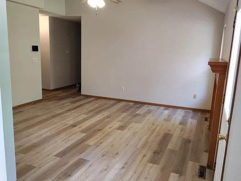 2759 W Cherokee St — Photo 7