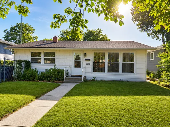 2210 Hermon Ave, Zion, IL 60099