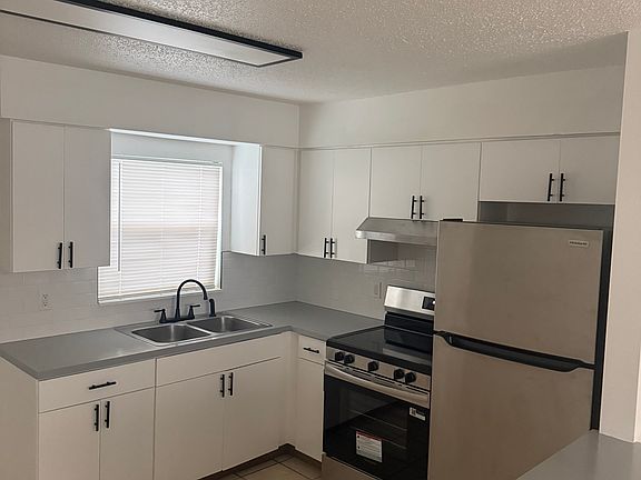 4th image of 909 E Humphrey St Floor C-1