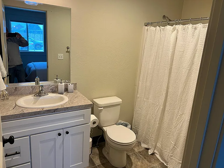 1219 Edwards Ln — Photo 6