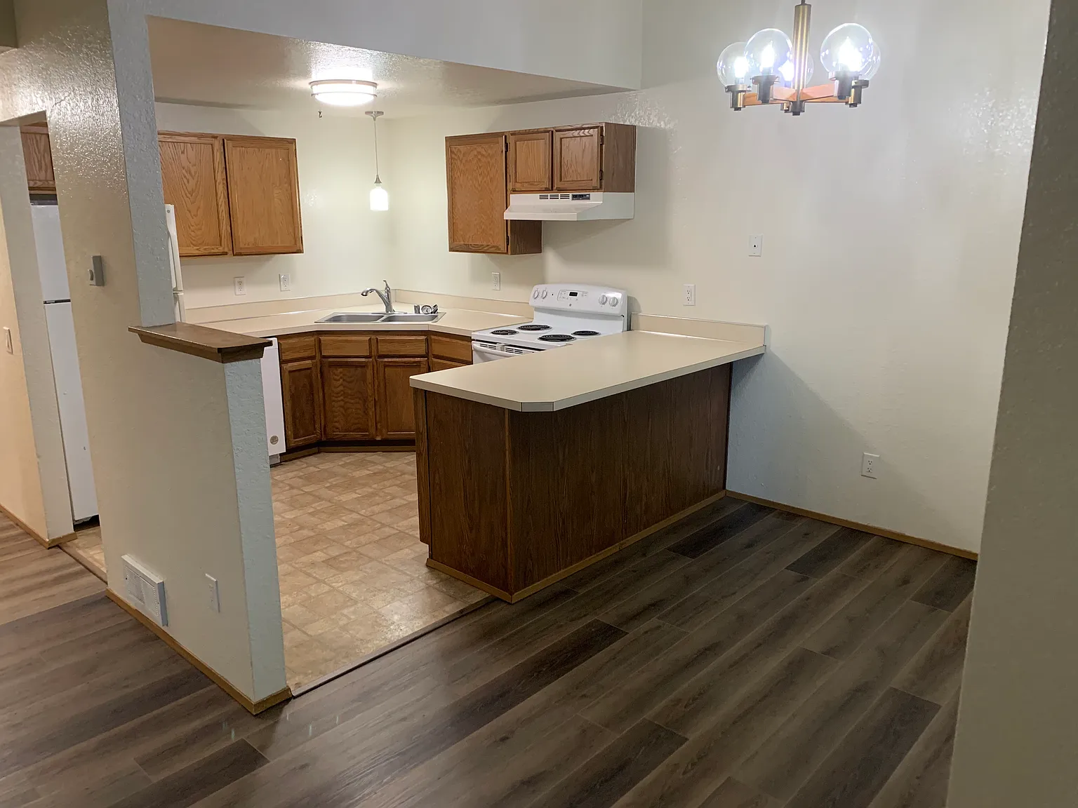 2 bed, 864 sqft, $1,700 — Photo 3