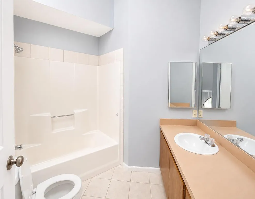 7457 E Huntington Dr Unit 4 — Photo 1