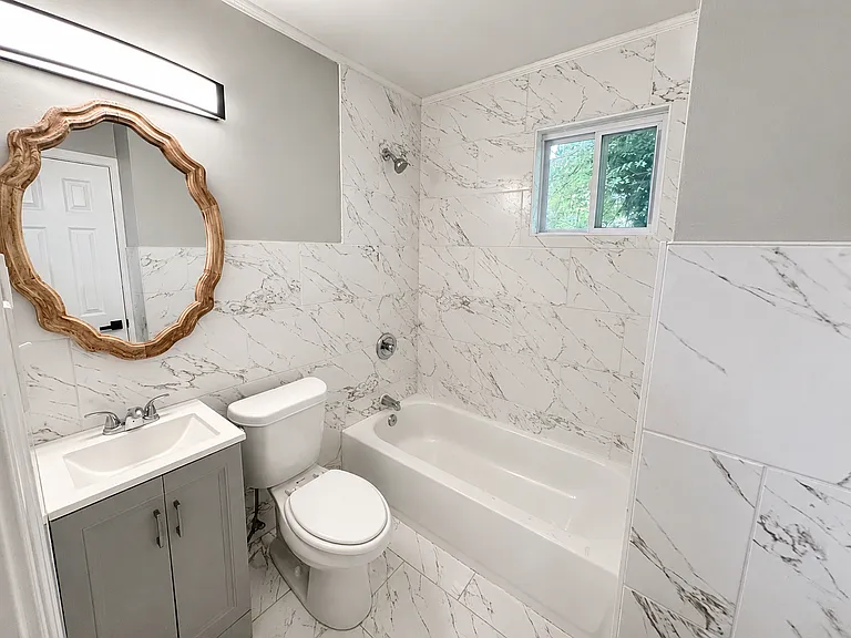 1672 Thornton Pl SW #B — Photo 8