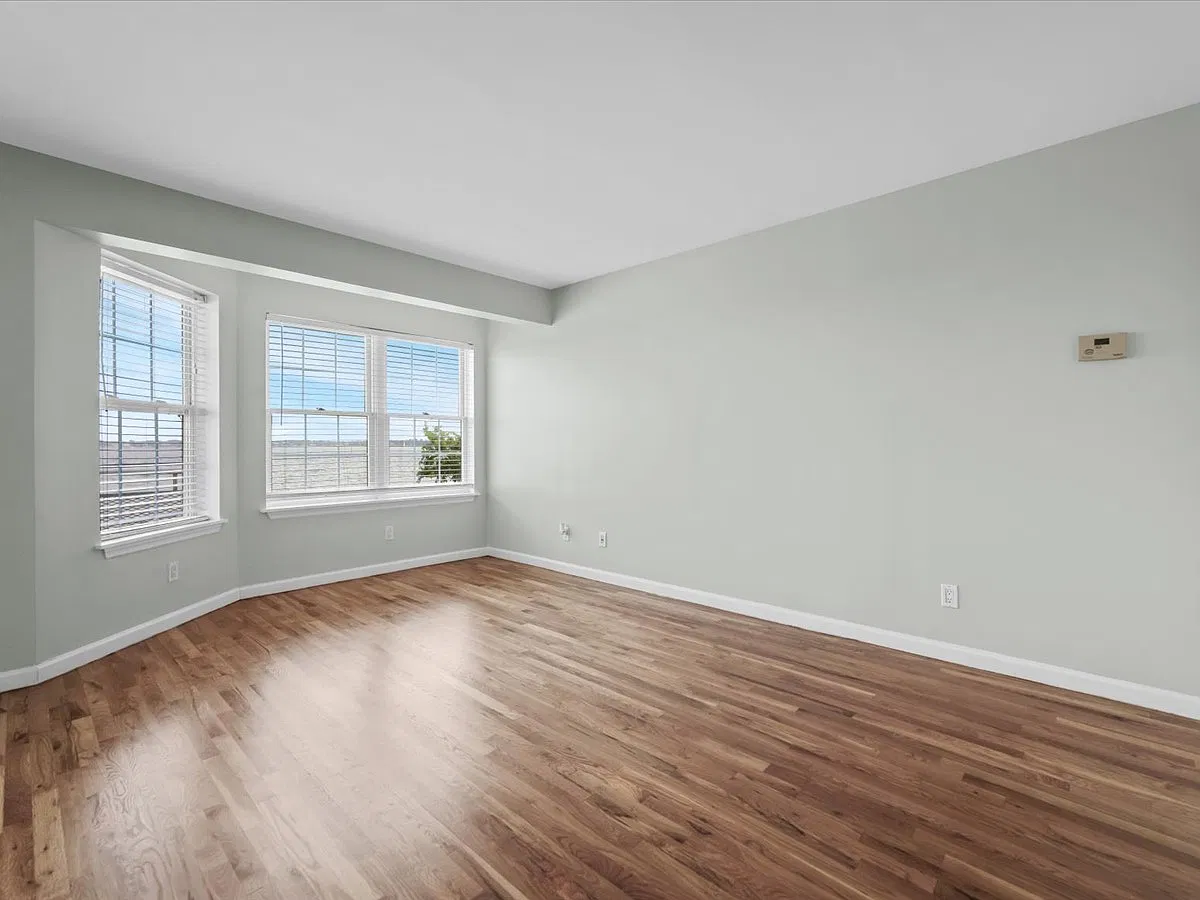 2 bed, 1050 sqft, $3,500 — Photo 4