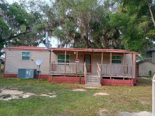 148 Little Orange Lake Dr, Hawthorne, FL 32640