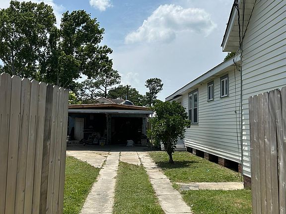 3rd image of 4644 Mandeville St