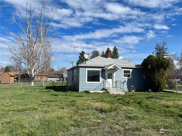 531 Dewberry Avenue E, Omak, WA 98841