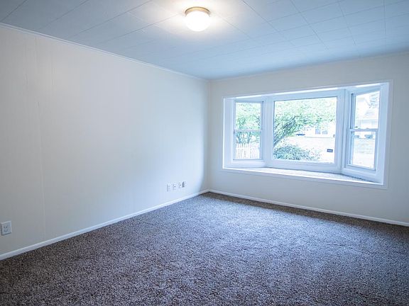 3rd image of 3949 Arquette Dr