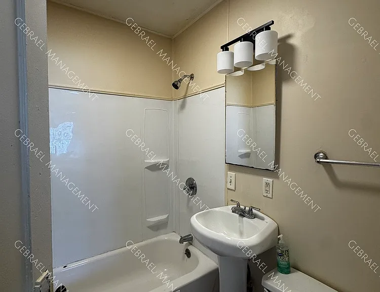 1549 Ryan St — Photo 12