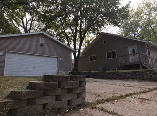 213 Poplar Ave, Waterloo, IA 50703