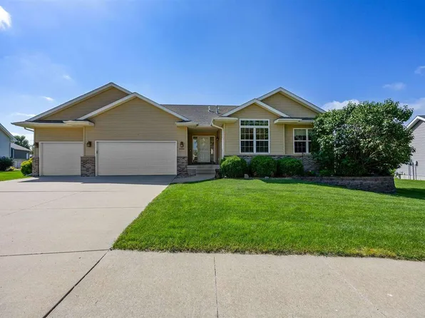 2050 Hillside Dr, Ely, IA 52227