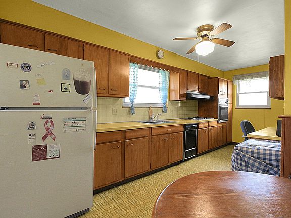 4th image of 1310 Pierce Ave