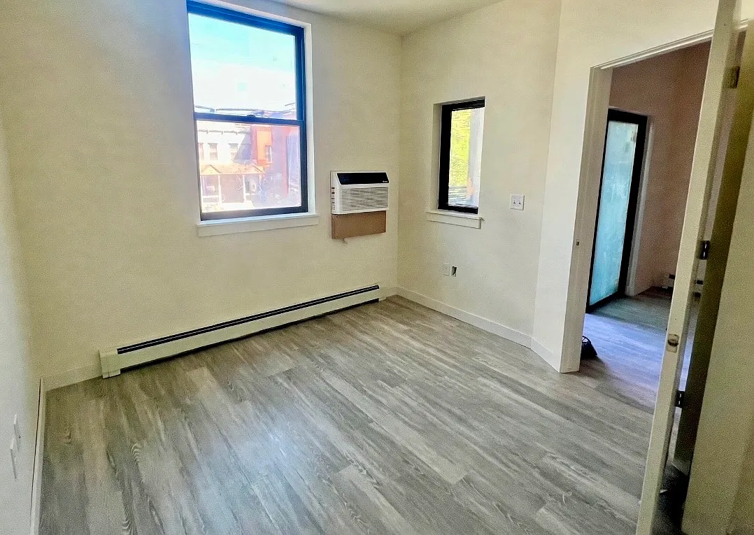 2301 Pearl St — Photo 4
