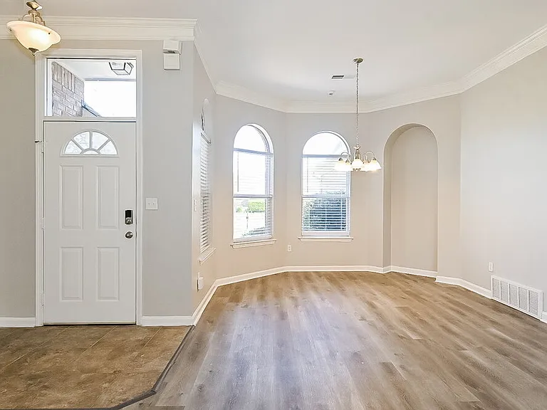 6157 Braybourne Main — Photo 7