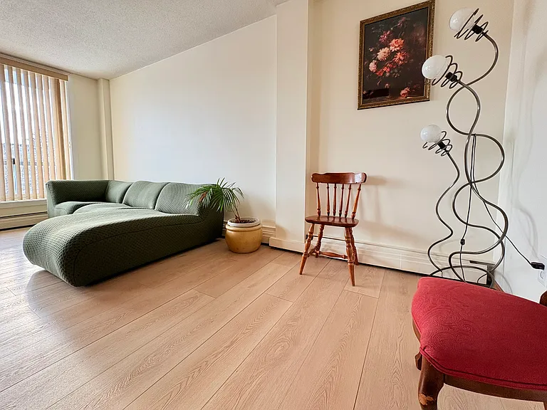 313 20th Ave SW #402 — Photo 19