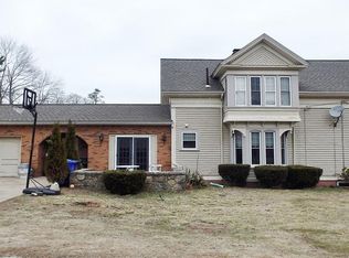 35 Fairview Ave, West Warwick, RI 02893