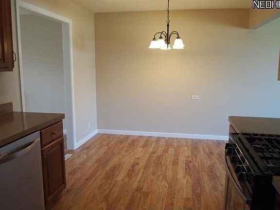 5th image of 7672 Sharon Dr
