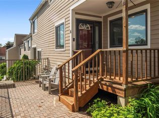6 Park Dr, Mount Kisco, NY 10549