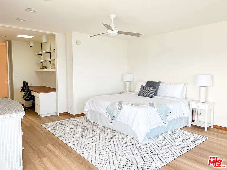 24150 Malibu Rd — Photo 22