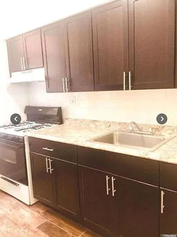3 bed, 1.0 bath, 1000 sqft, $3,600 — Photo 1