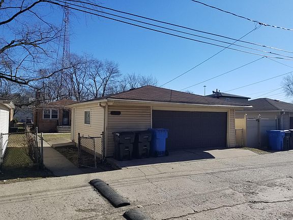 Oversized 2_ car garage