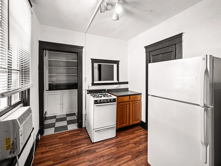117 Midway Ave #4 — Photo 7