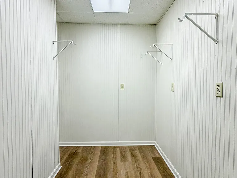1077 Claylick Rd — Photo 36