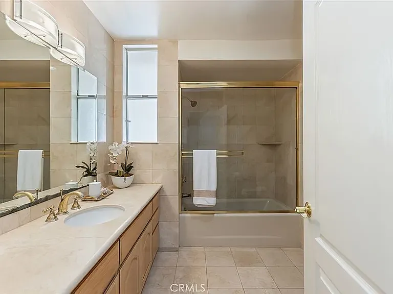 4926 Crown Ave — Photo 20