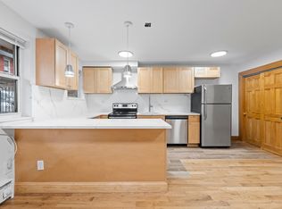 25-42 14th Pl #1J, Astoria, NY 11102