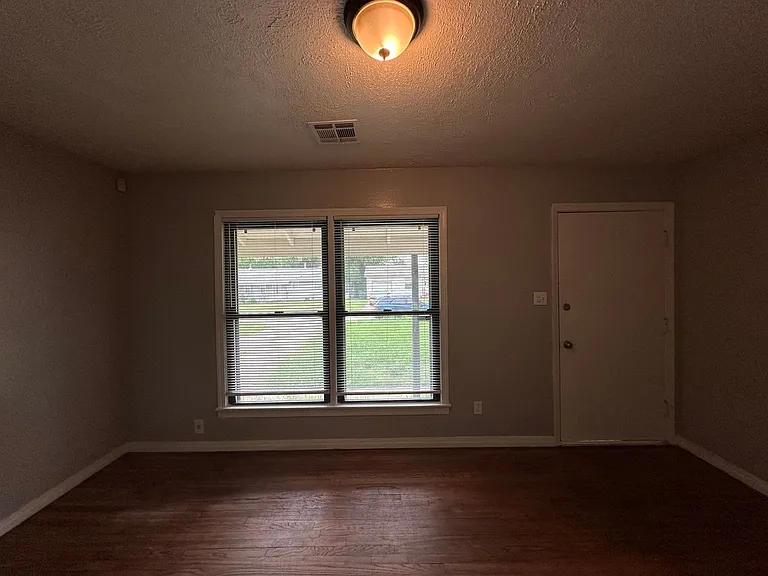 3409 Willow Creek Dr — Photo 5