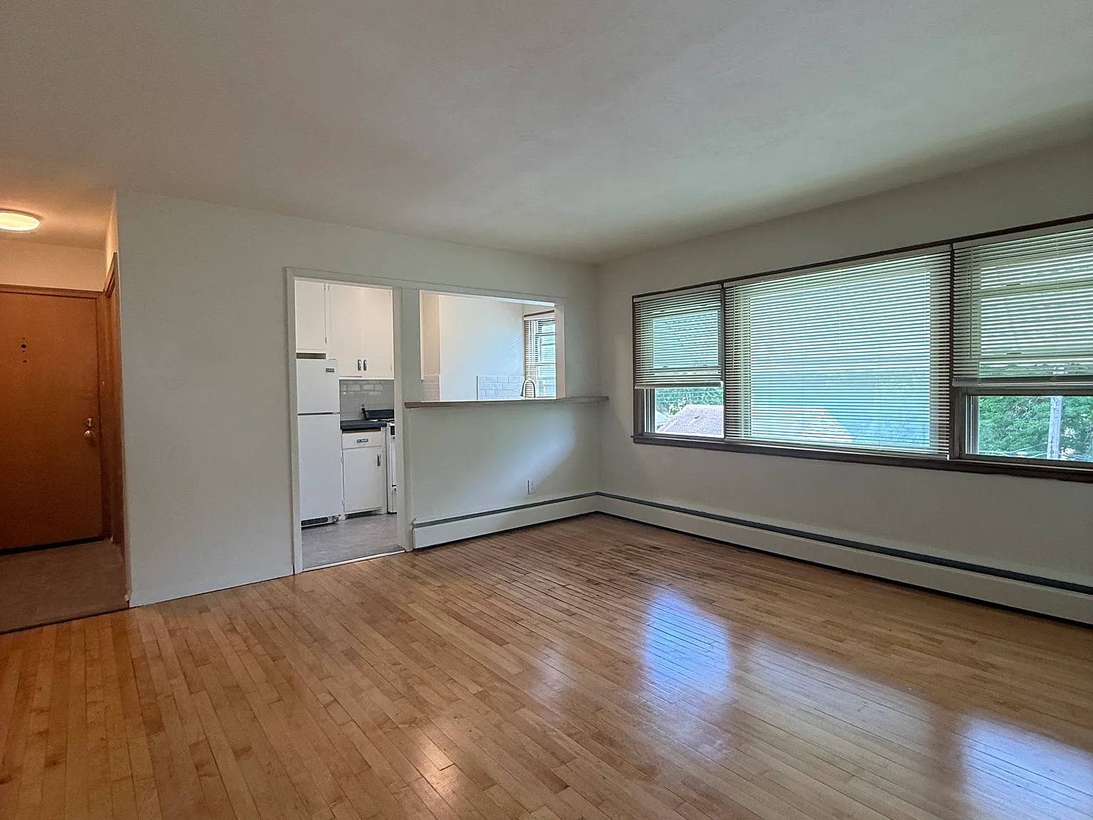 Highland Towers Apartments — Photo 2