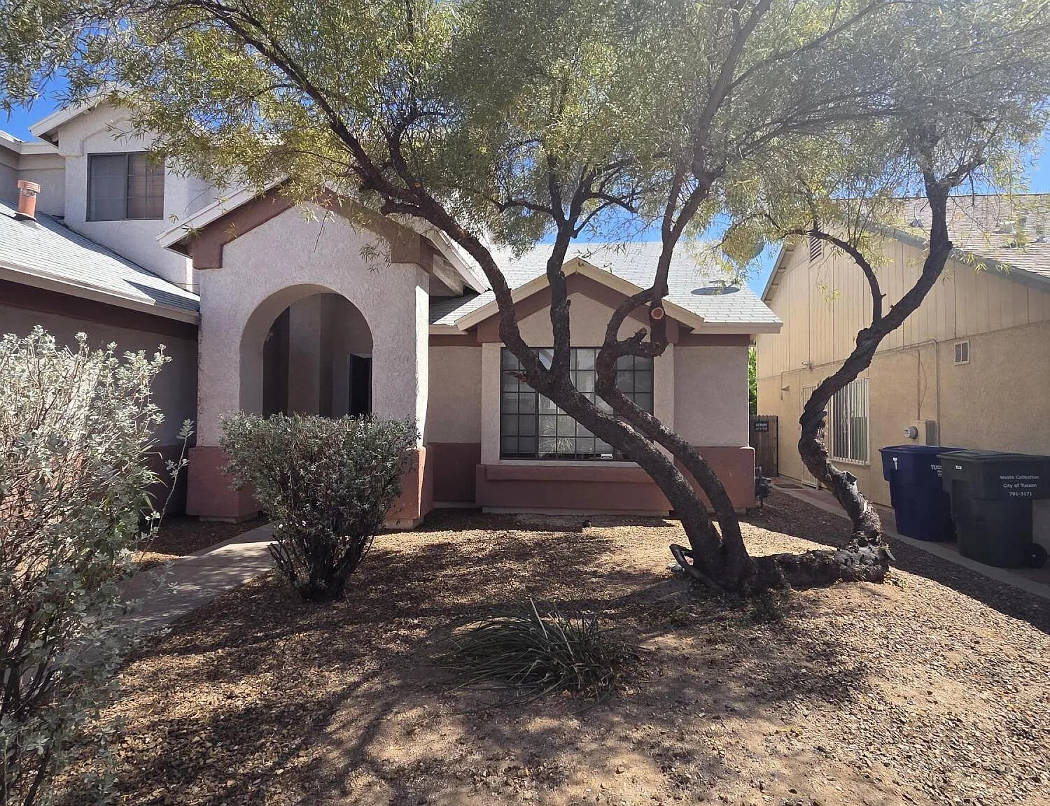 3 bed, 2.0 bath, 1888 sqft, $2,150 — Photo 3