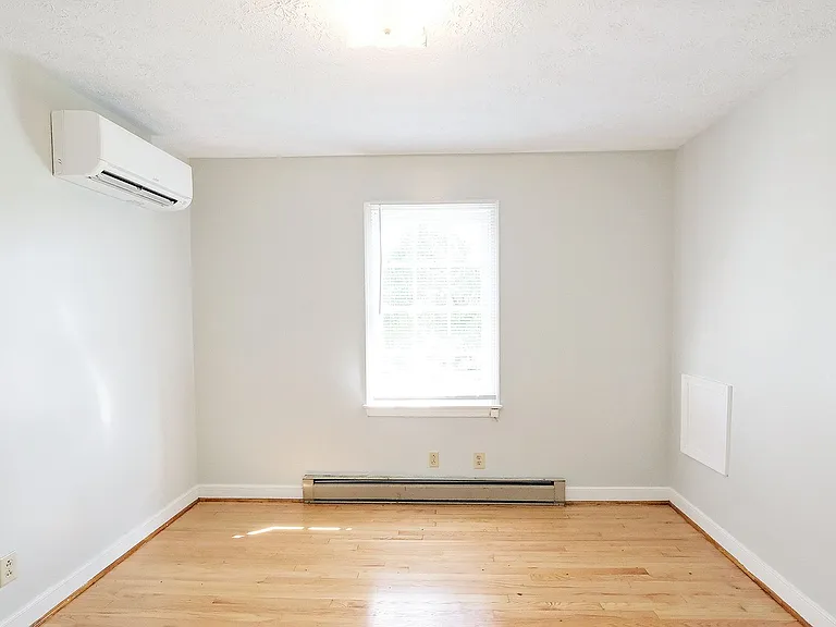 1406 Chesapeake St #B — Photo 10