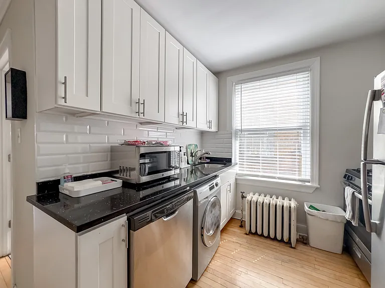 733 Elm St #203 — Photo 2