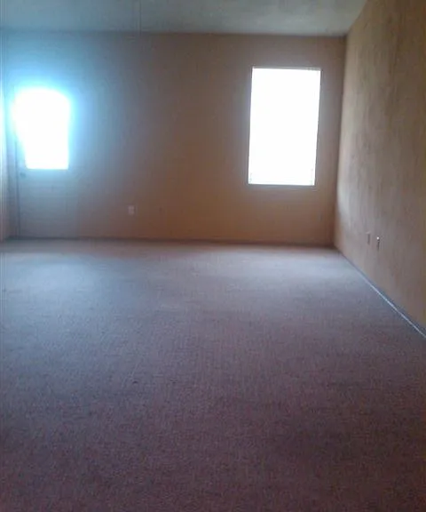467 N Tratt St #8 — Photo 1