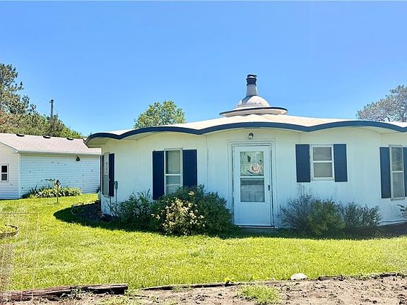 2nd image of 15576 Elder St