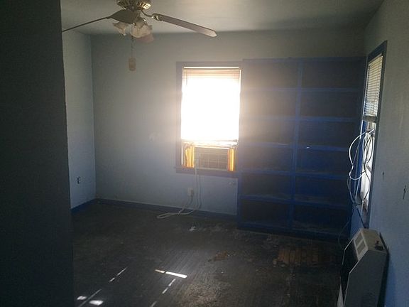 4th image of 2705 Redwood Dr