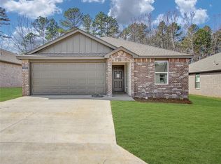 603 SW Benton Ave, Gravette, AR 72736