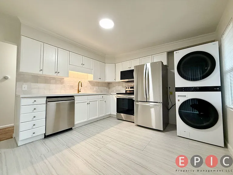 4608 S Russell St — Photo 5