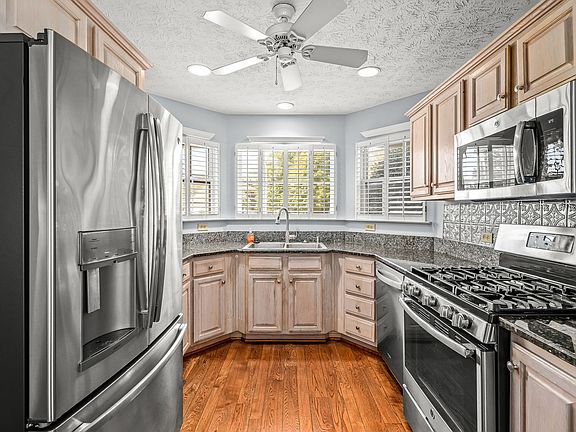 5th image of 2405 Amber Glen Ct