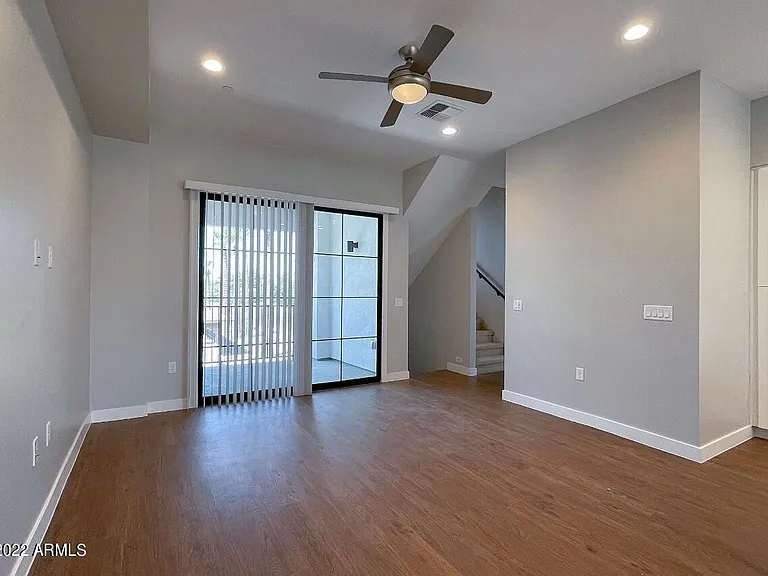 3215 E Flower St #20 — Photo 35