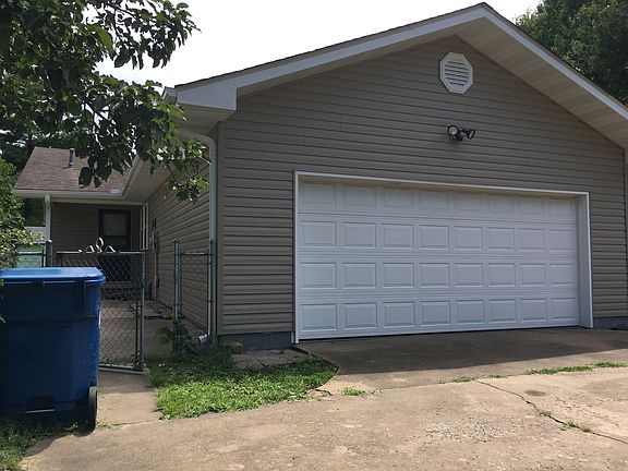Spacious 2 car garage